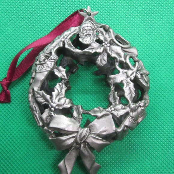 1993 Hallmark Pewter Ornament 20th Anniversary - Picture 1 of 3